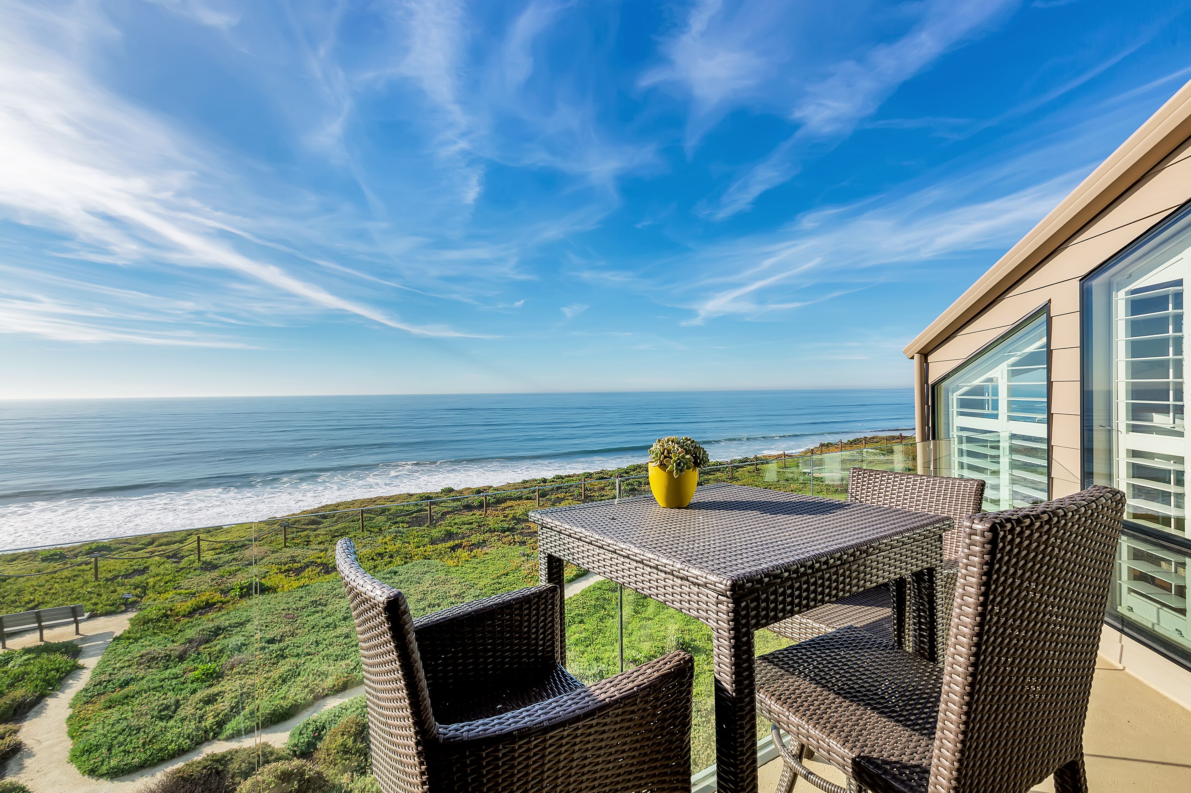 Blue Luana - Luxury Oceanfront Condo with AC