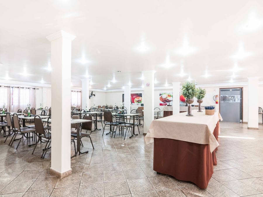 Bao gồm bữa sáng buffet hàng ngày