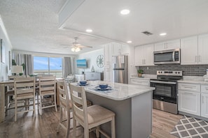 Condo, 1 Bedroom | Private kitchen