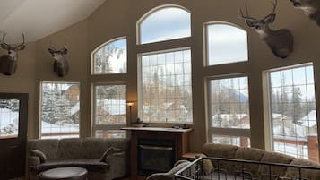 智能电视、壁炉