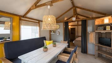 Tent, 1 slaapkamer | Woonruimte
