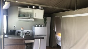 Tent, 2 Bedrooms | Private kitchenette | Coffee/tea maker, full-sized fridge, stovetop, electric kettle - Camping Leuk (Lexmond)