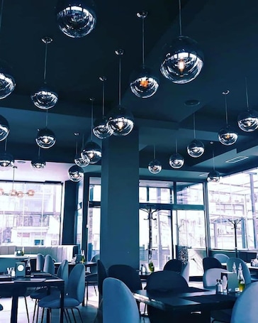 Bar (on property). Hotel International Palace