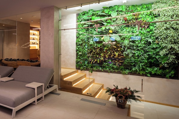 Couples treatment rooms, Turkish bath, body treatments, body scrubs
