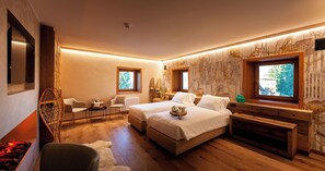 Junior Suite | Down comforters, minibar, in-room safe, individually furnished - Asiago Sporting Hotel & Spa (Asiago)