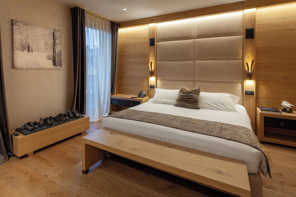 Down comforters, minibar, in-room safe, individually furnished