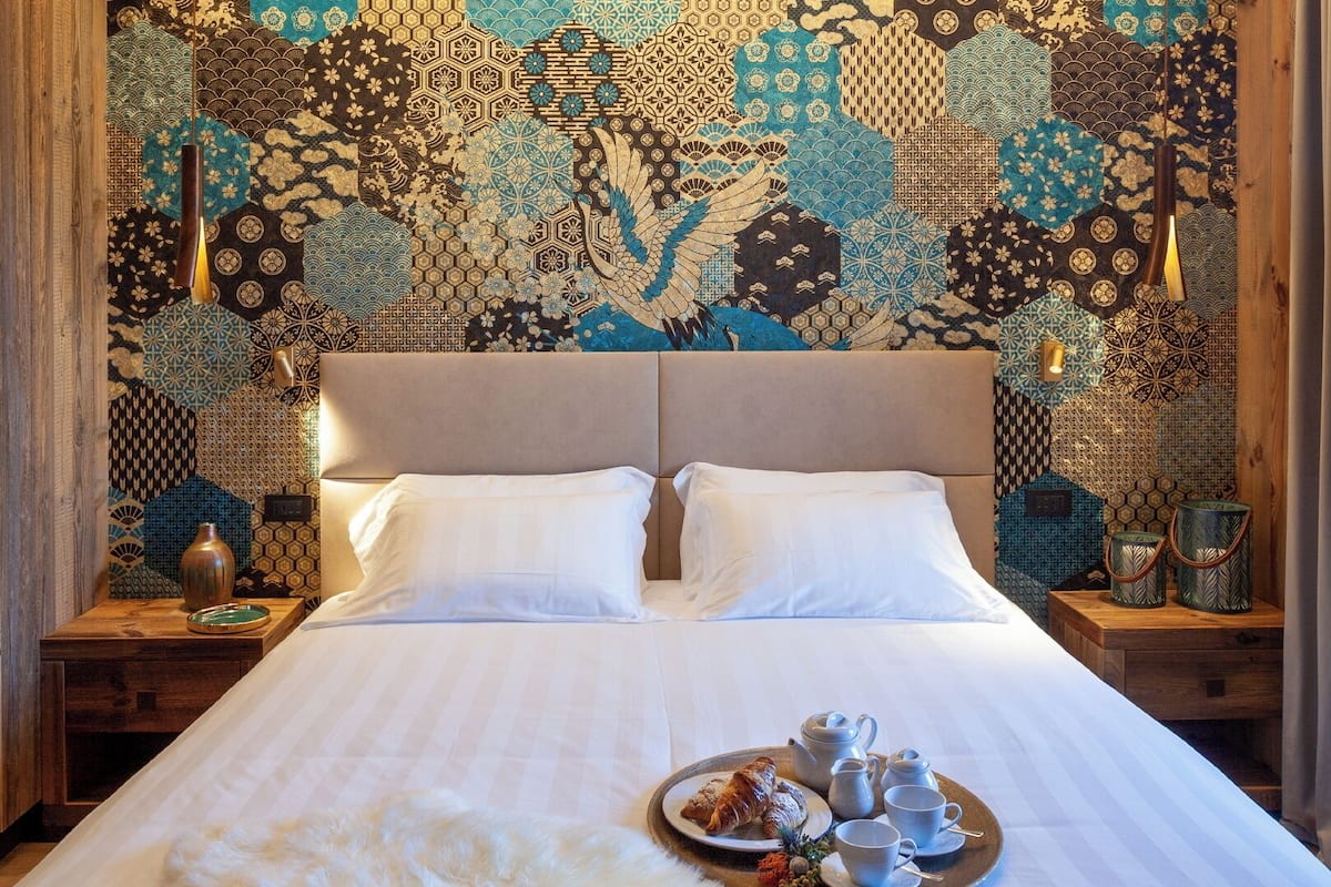 Deluxe Double Room | Down comforters, minibar, in-room safe, individually furnished