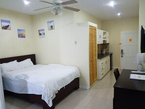 Phòng đơn | Két bảo mật tại phòng, bàn, khu vực làm việc phù hợp cho laptop