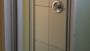 Unclassified image, 4 of 8, button - Oriental Suites (Georgetown)