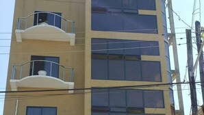 Unclassified image, 2 of 8, button - Oriental Suites (Georgetown)