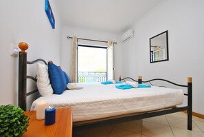 Apartment, 2 Bedrooms, Pool Access, Beachside