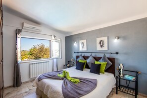 Villa, 4 chambres, piscine privée, vue sur la mer | 1 chambre, système d’insonorisation, fer et planche à repasser