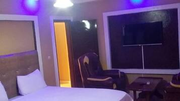 Standard Suite | 1 bedroom, individually decorated, individually furnished, desk