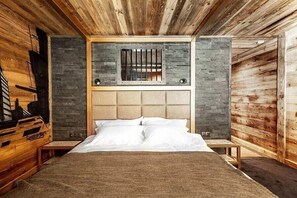 Individually decorated, individually furnished, free WiFi, bed sheets - Chalet Raven Co-living (Tignes)