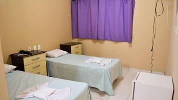 Standardværelse med 2 enkeltsenge | Minibar, gratis Wi-Fi, sengetøj