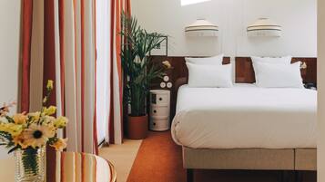 1 bedroom, premium bedding, in-room safe, desk