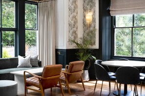 Restaurant - Gwydyr Hotel (Betws-Y-Coed)