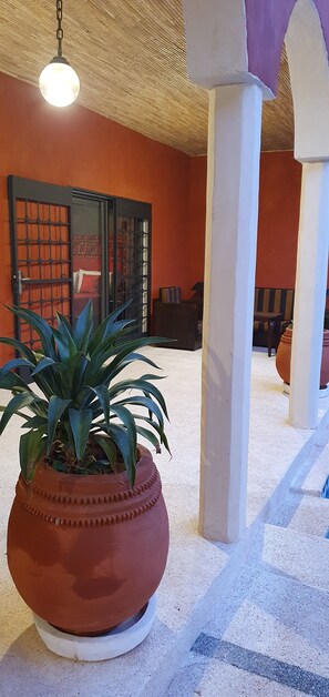 Interior - It's so nice at Mama Jo's! (SALY NIAKH NIAKHAL)