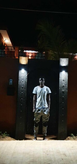 Exterior detail - It's so nice at Mama Jo's! (SALY NIAKH NIAKHAL)