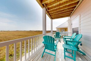 Property grounds - Views of Ocean, Boardwalk to Beach and Golf Cart Included, Private Heated Pool, Pet Friendly (Port Aransas)