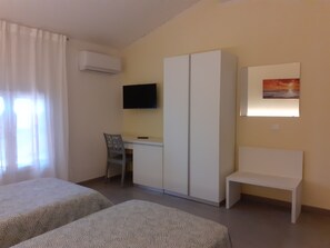 Minibar, desk, free WiFi, bed sheets