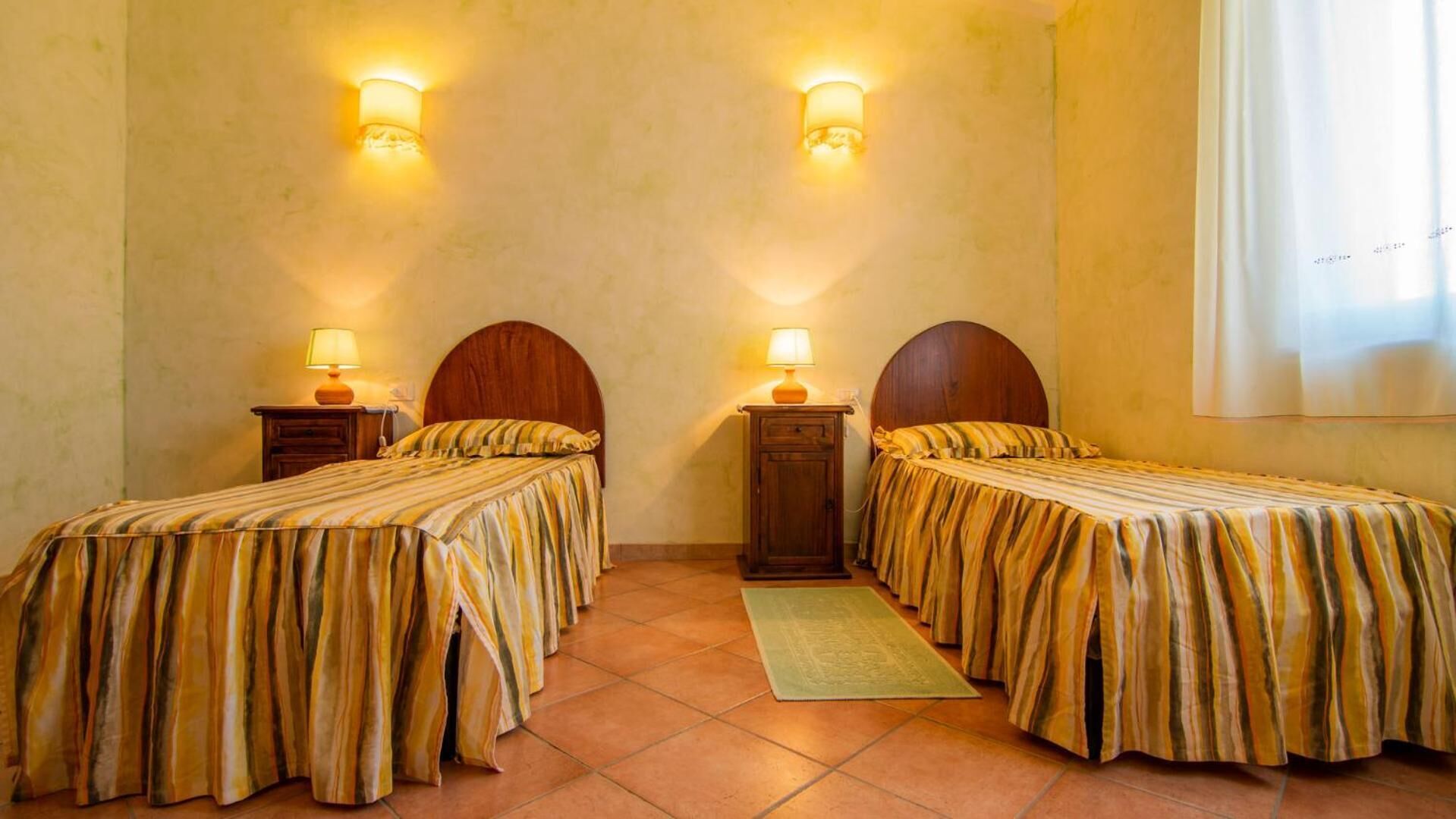 Minibar, décoration personnalisée, ameublement personnalisé, bureau