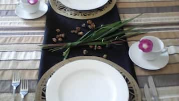 Daily English breakfast (ZAR 85 per person)