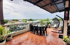 Apartment, 2 Bedrooms, City View | Terrace/patio