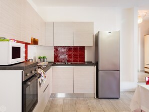 Refrigerador, microondas, horno y lavavajillas 