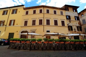 Front of property - Margana Palace by ROMAC (Rome)