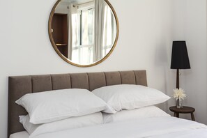 House, 3 Bedrooms - 3 Bed 3 Level House in Center of London (London)