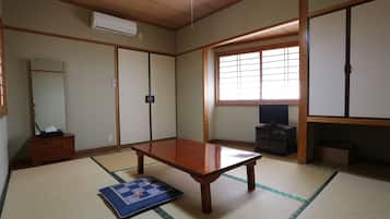 和室 共用バスルーム | WiFi (無料)