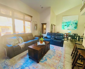 Smart TV, fireplace, DVD player - Tranquil Oasis in the Heart of the Action (Pismo Beach)