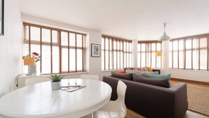 Apartment, 2 Bedrooms | Living room | Smart TV, DVD player - 2 Bed Flat - City of London Shoreditch (London)