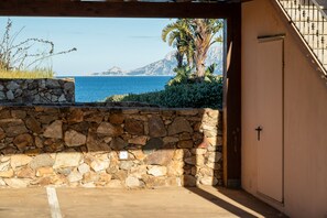 Property grounds - Bellosguardo 8 - flat seafront with panoramic view (Olbia)