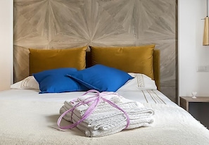 Luxury Triple Room | In-room safe, free WiFi, bed sheets - My Love Suite (Rome)