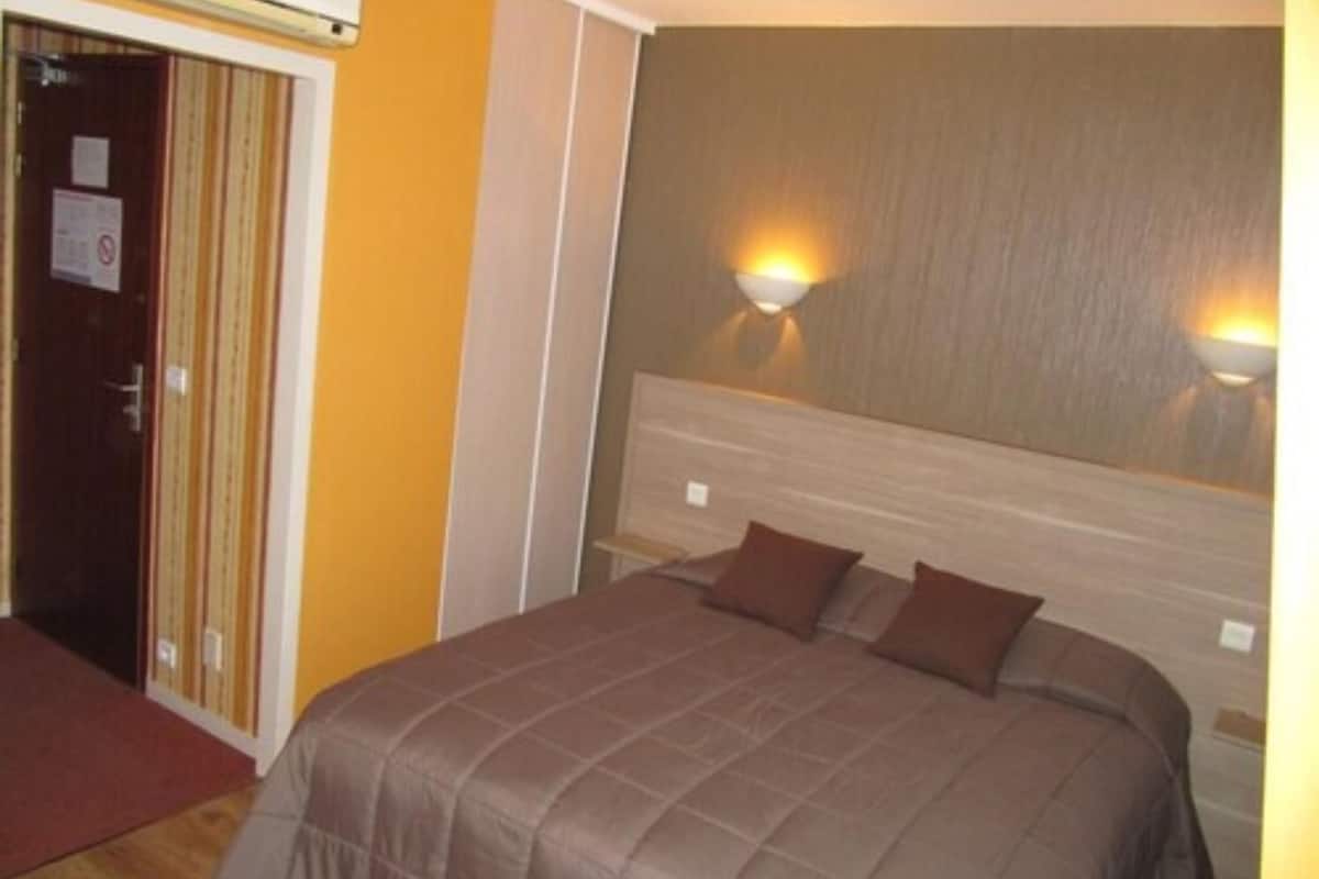 comfort double room | individually decorated, individually furnished, desk, soundproofing