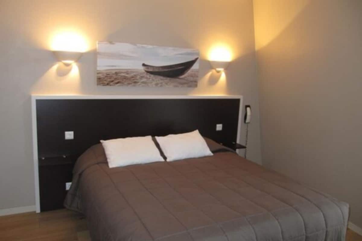 comfort double room | individually decorated, individually furnished, desk, soundproofing