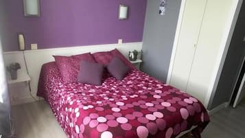 Individually decorated, individually furnished, desk, soundproofing