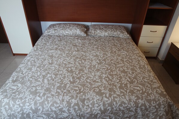 Desk, blackout curtains, free WiFi, bed sheets