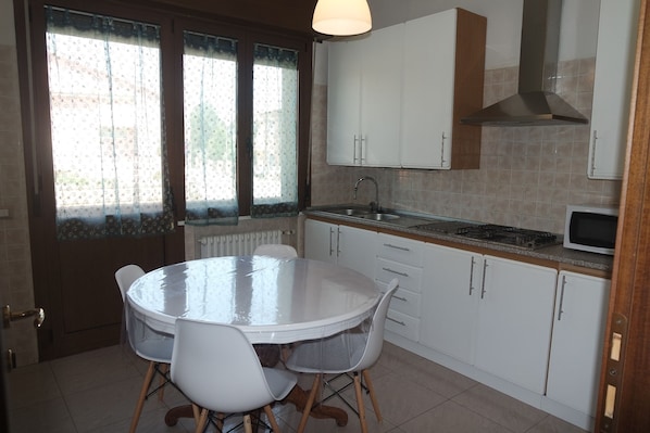 Full-sized fridge, microwave, stovetop, espresso maker