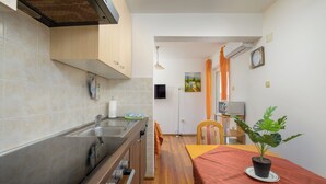 Unclassified image, 3 of 67, button - Lovely Flat with swimming pool near beach (Vinkuran)