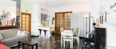 Apartment, 1 Bedroom | Living area