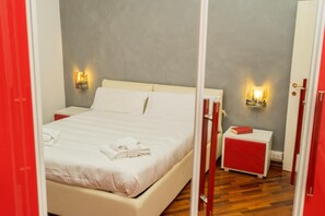 Apartment, 2 Bedrooms | 2 bedrooms, free WiFi, bed sheets - Casa Gaia (Bologna)