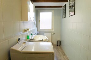 Apartment, 1 Bedroom | Bathroom
