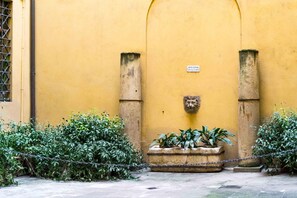 Courtyard - Casa Garisenda (Bologna)