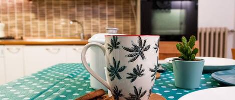 Appartamento, 1 camera da letto | Pasti in camera