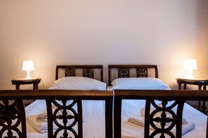 Apartment, 3 Bedrooms | 3 bedrooms, individually decorated, individually furnished, free WiFi - Casa San Vitale (Bologna)