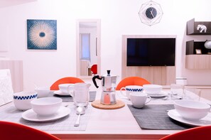 Apartment, 1 Bedroom | In-room dining