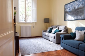 Appartement, 3 chambres | Coin séjour